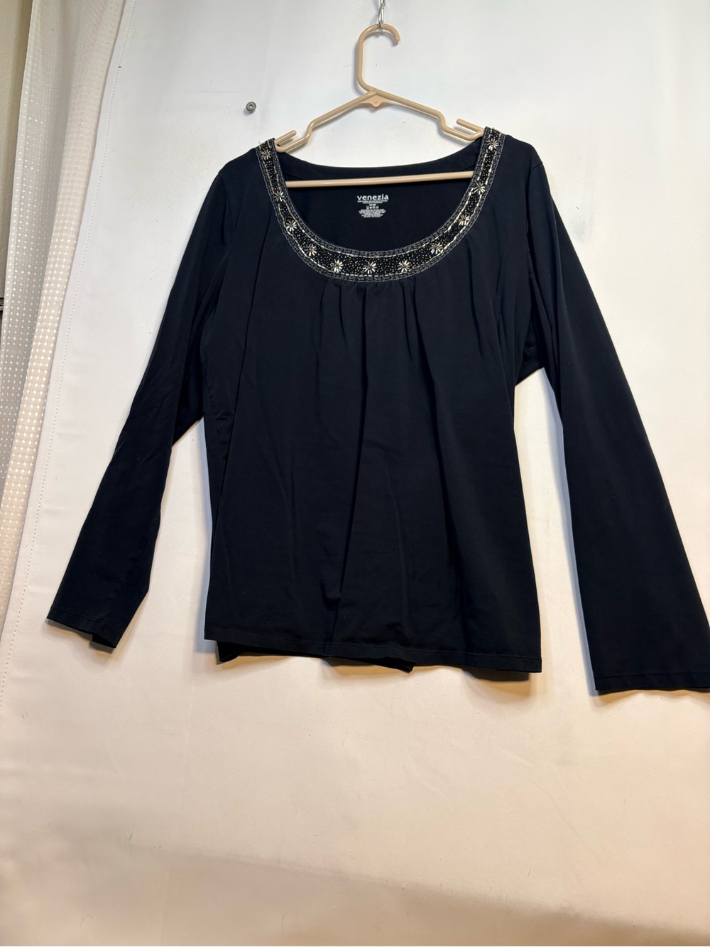 Venezia Embellished Scoop Neck Black Long-Sleeve Top size 18/20